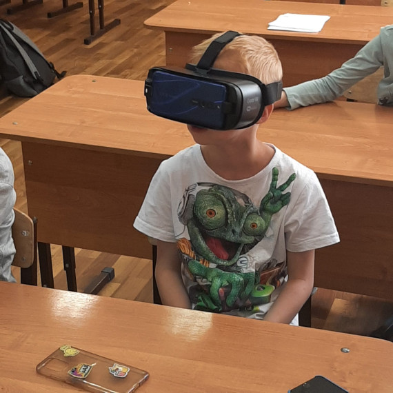 Увлекательные открытия: дроны, виртуальная реальность и графические планшеты - мастер-класс в лагере &quot;Семицветик.