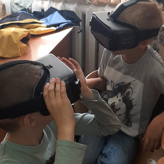 Увлекательные открытия: дроны, виртуальная реальность и графические планшеты - мастер-класс в лагере &quot;Семицветик.